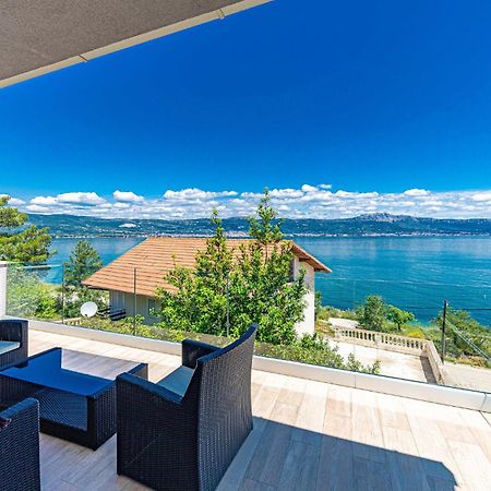 Gorgeous Home In Trogir With Jacuzzi Εξωτερικό φωτογραφία